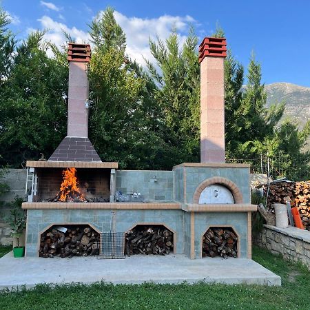 River Escape Villa - Private Beach, Scenic View & Bbq Tepelene Exterior photo