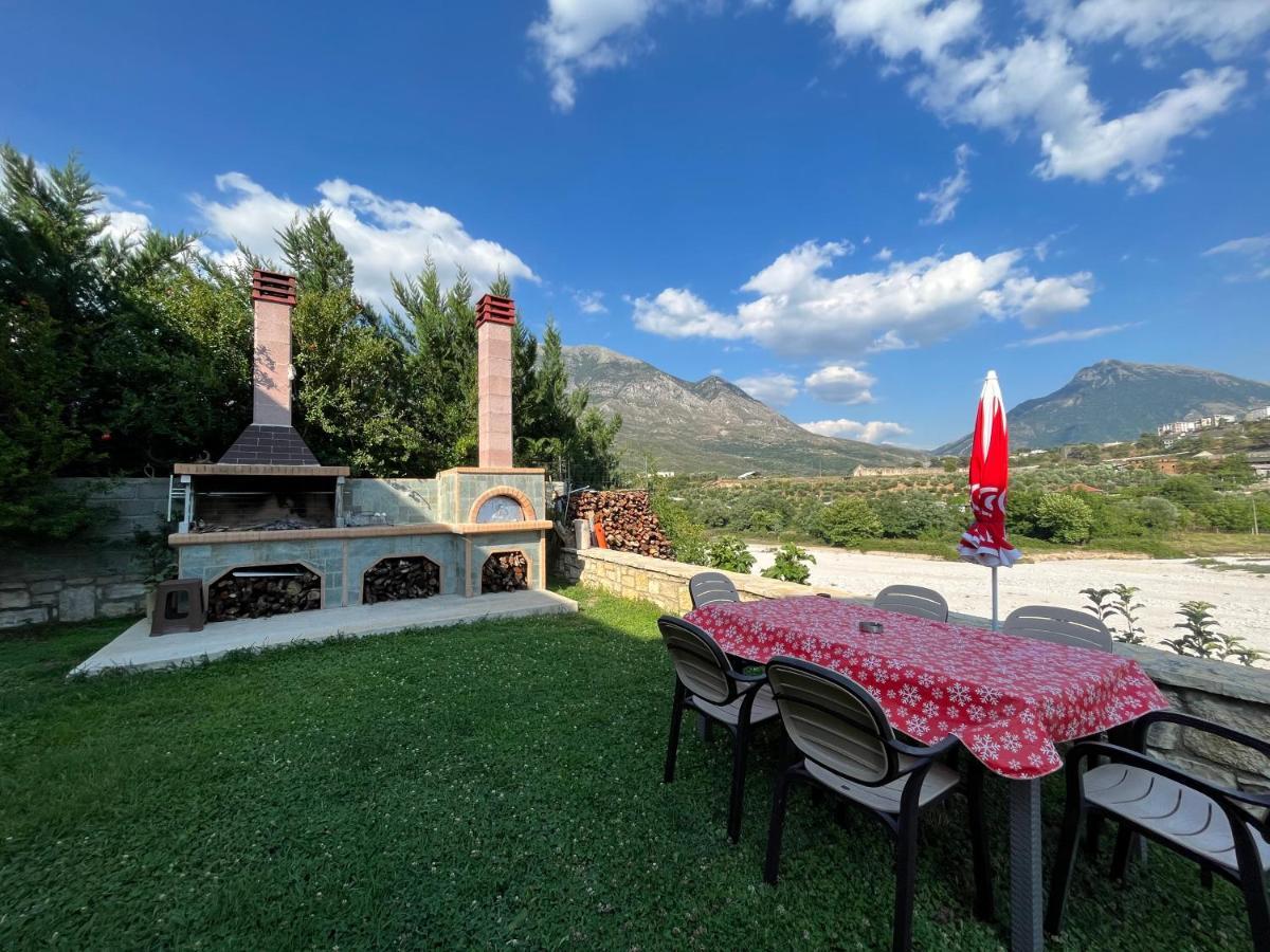 River Escape Villa - Private Beach, Scenic View & Bbq Tepelene Exterior photo